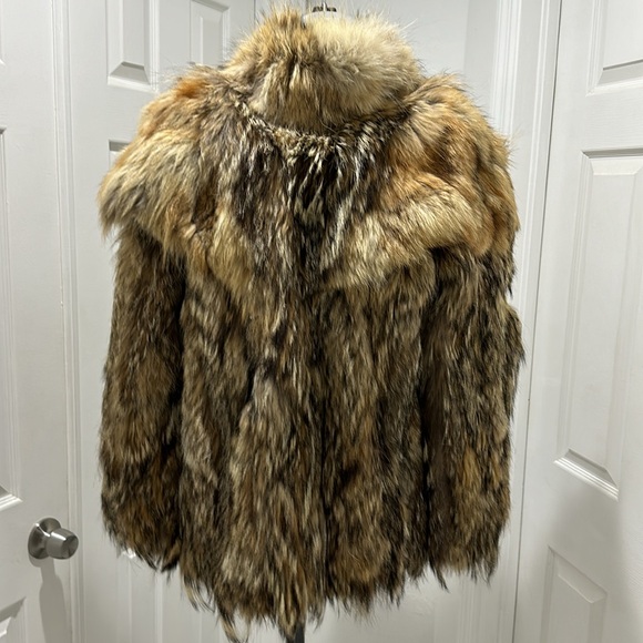 Vintage Raccoon Fur Coat with Raccoon Tails - Picture 6 of 10